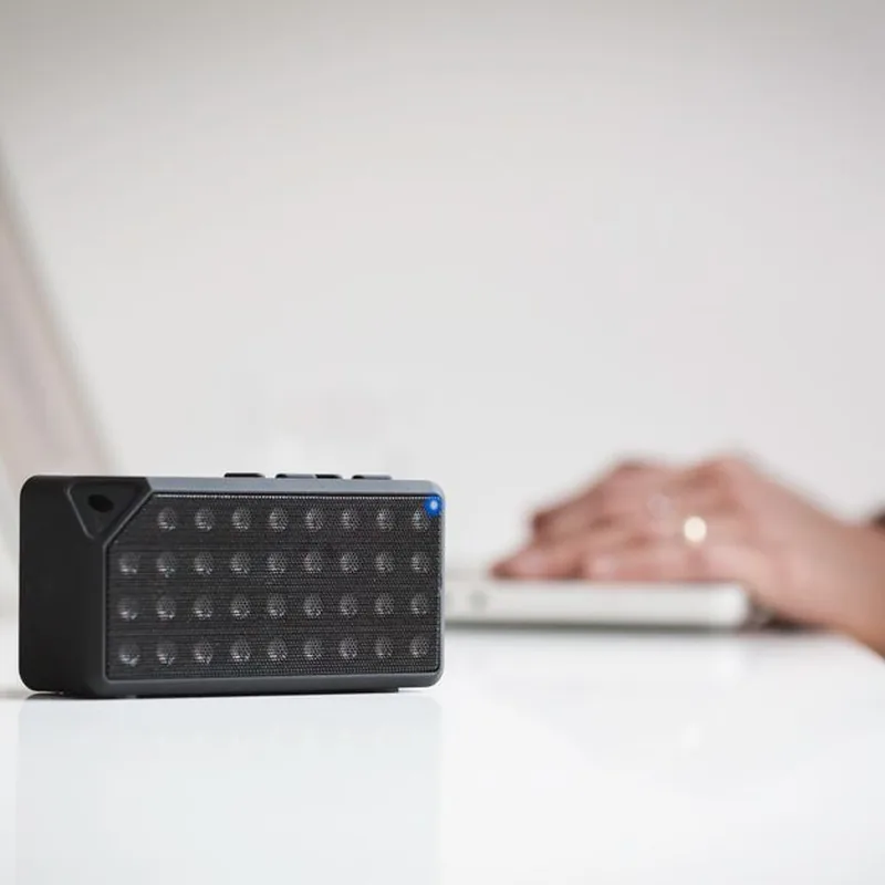Parlante Portátil Resistente al Agua 40W
